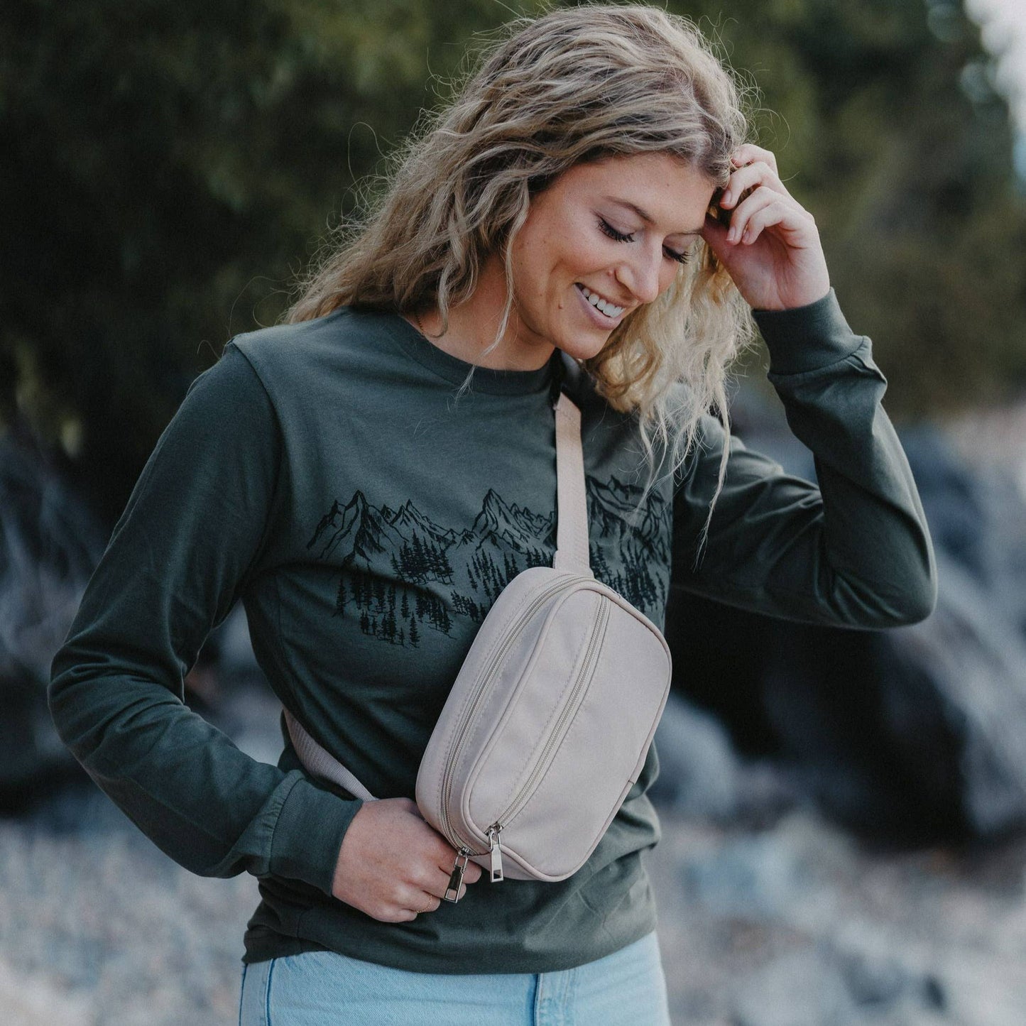 The Montana Scene - Cream Belt Bag