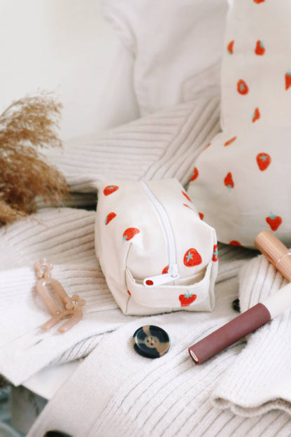 Mini Makeup Bag - Strawberry