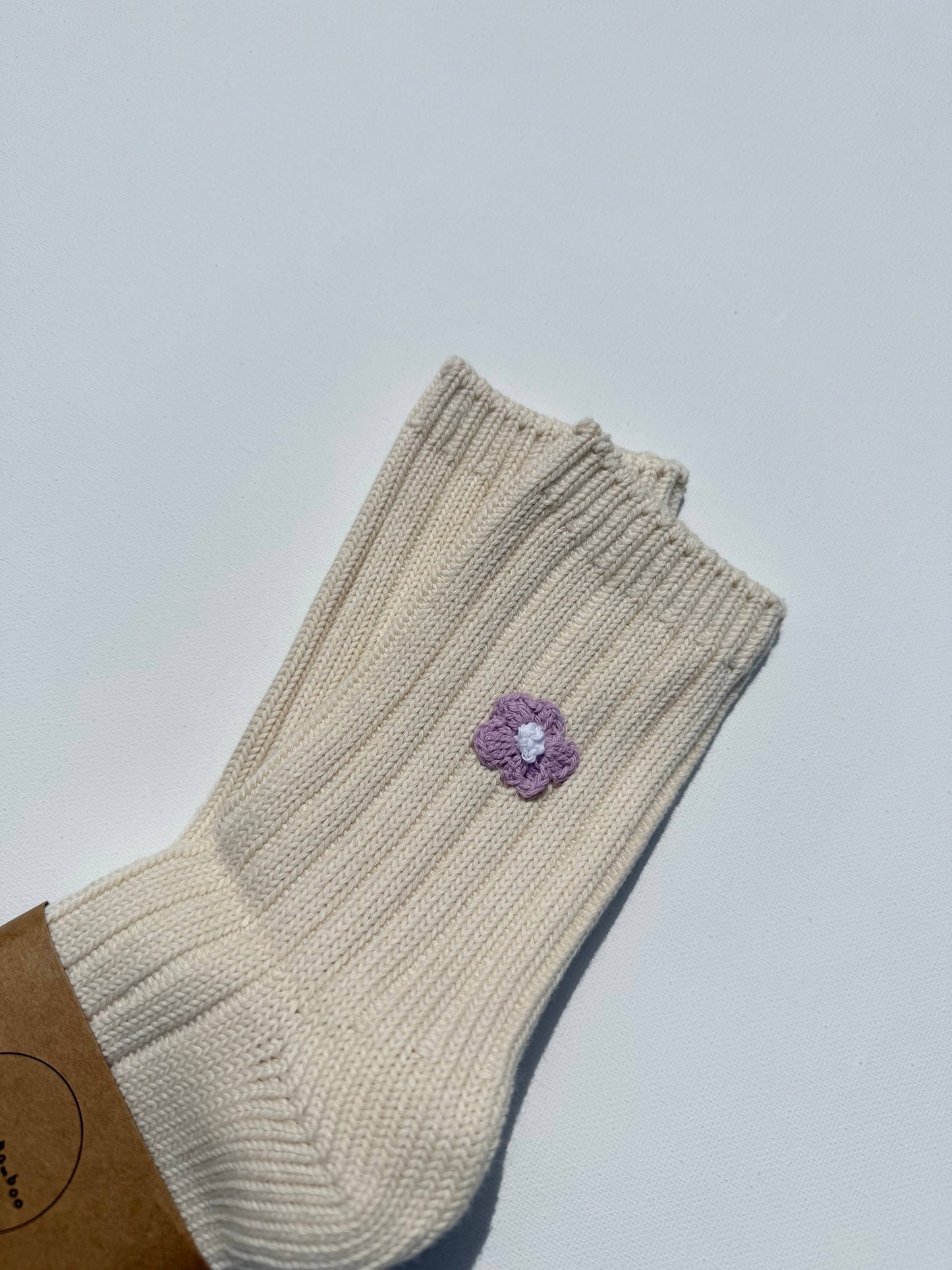 CROCHET HAPPY FLOWER SOCKS: Lavender / Ankle socks