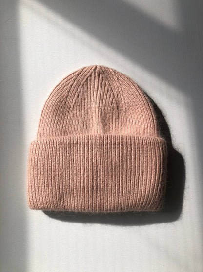 ROYAL ANGORA WOOL BEANIE - snow pastel: Lotus pink