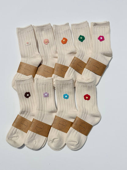 CROCHET HAPPY FLOWER SOCKS: Lavender / Ankle socks