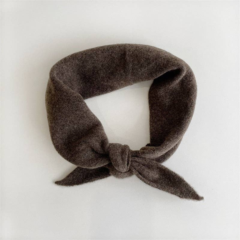 FUZZY WOOL CRAVAT SCARF - White chocolate