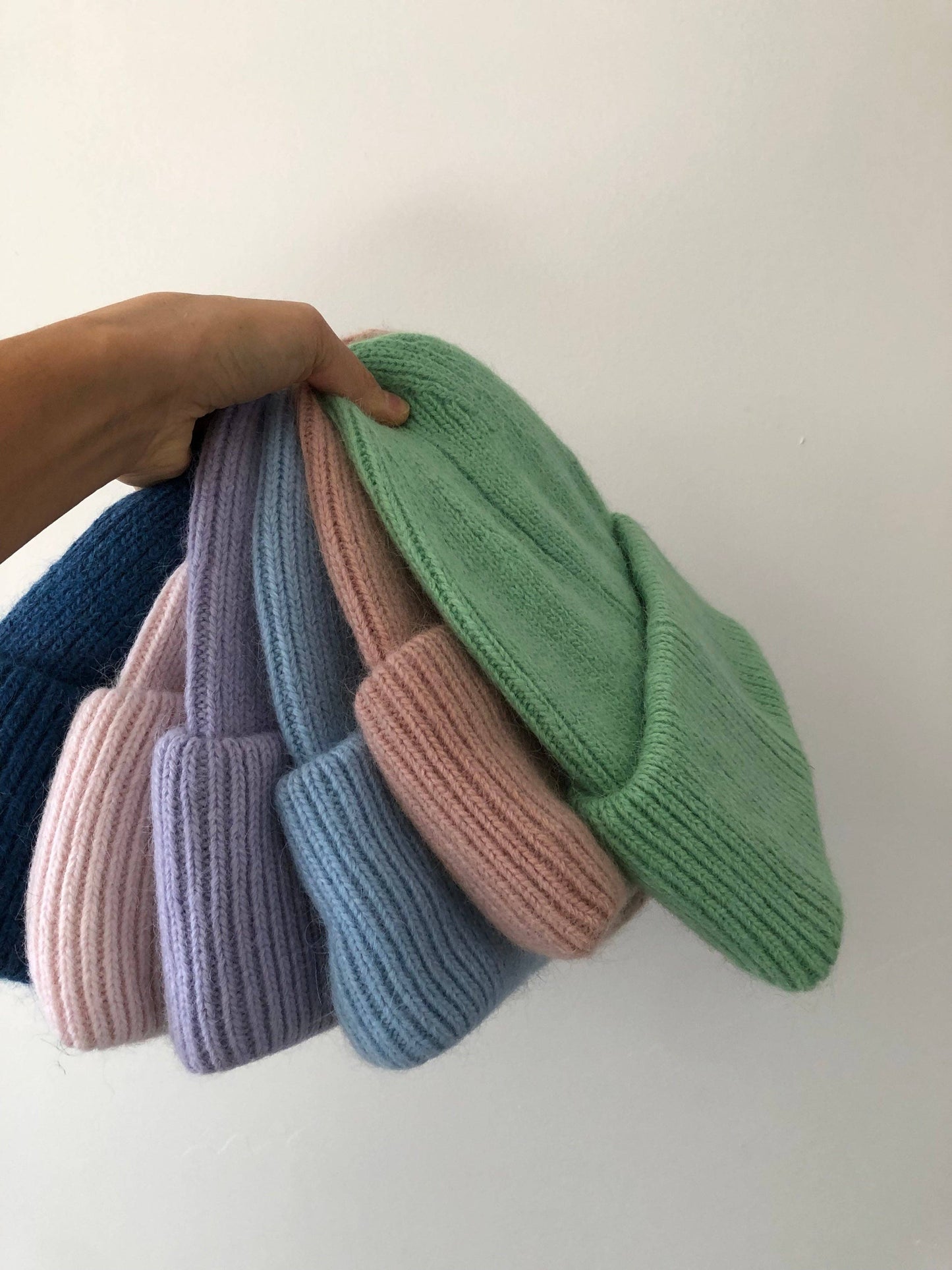 ROYAL ANGORA WOOL BEANIE - snow pastel: Lotus pink