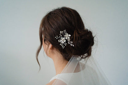 Brides and Belts - The Meadow Single Pin